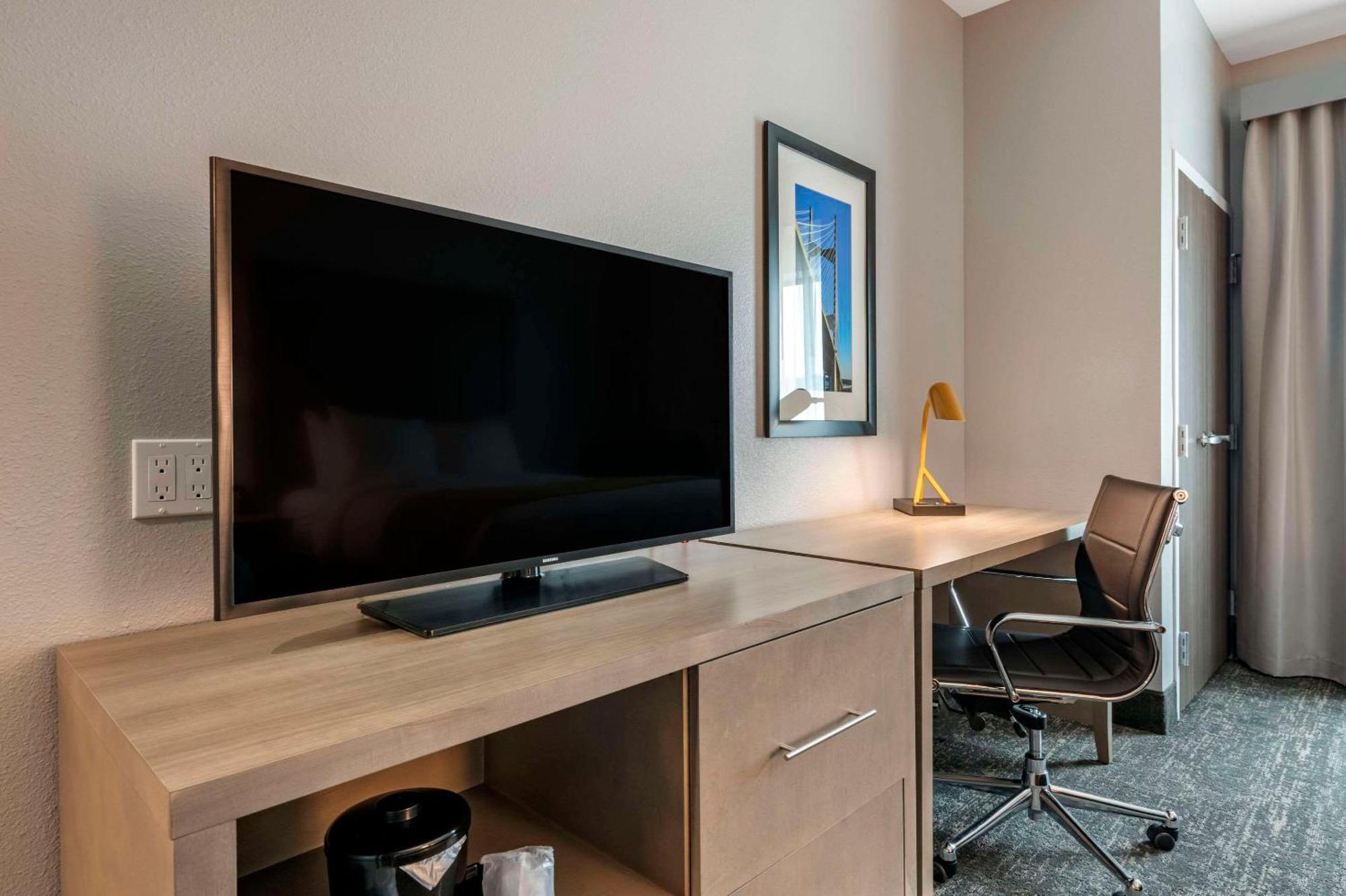 Comfort Inn & Suites Jacksonville - Orange Park Near Naval Air Station Exteriör bild
