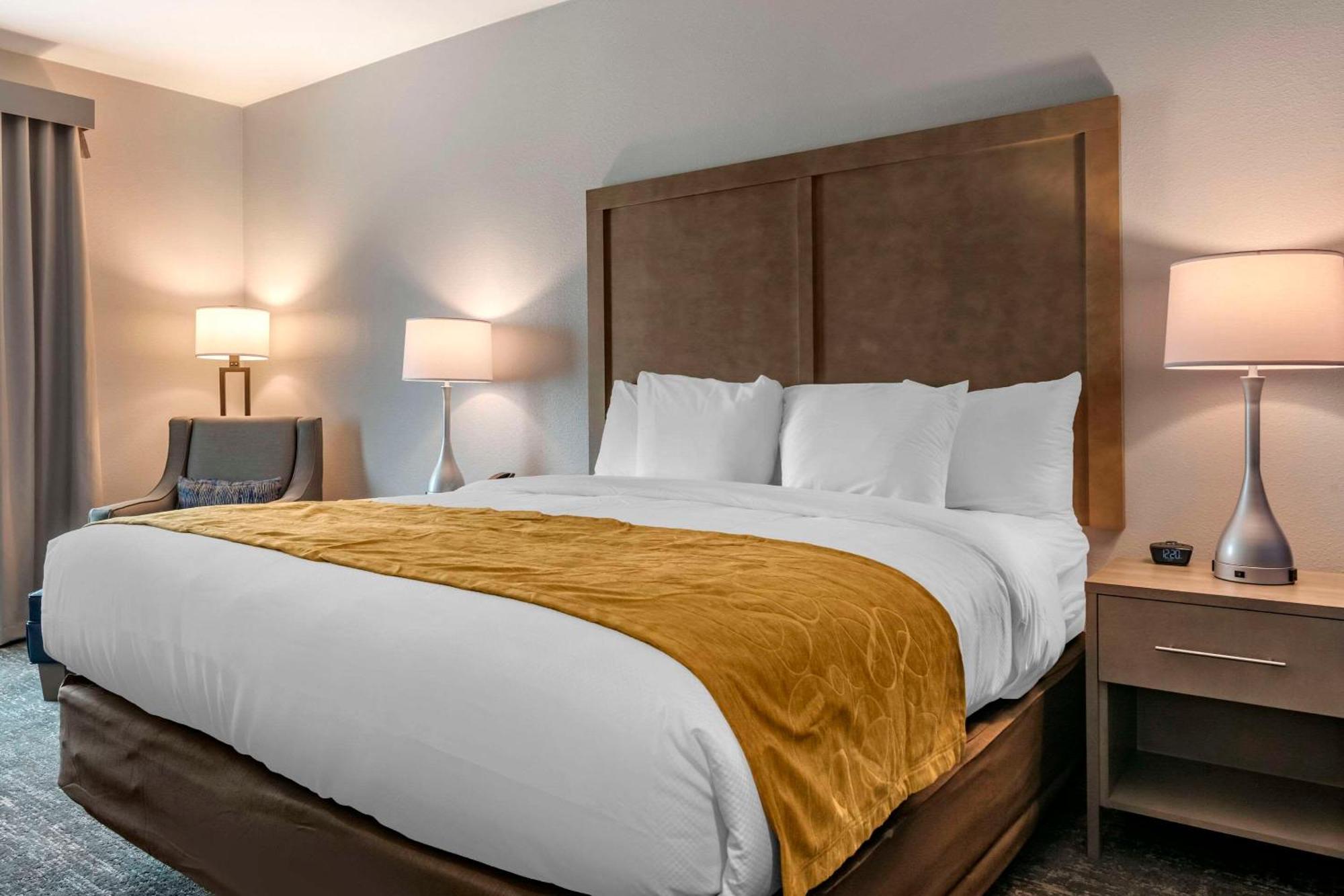 Comfort Inn & Suites Jacksonville - Orange Park Near Naval Air Station Exteriör bild