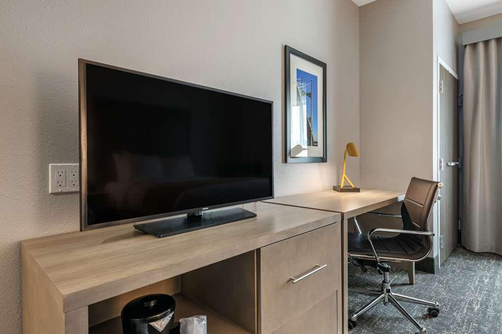 Comfort Inn & Suites Jacksonville - Orange Park Near Naval Air Station Rum bild