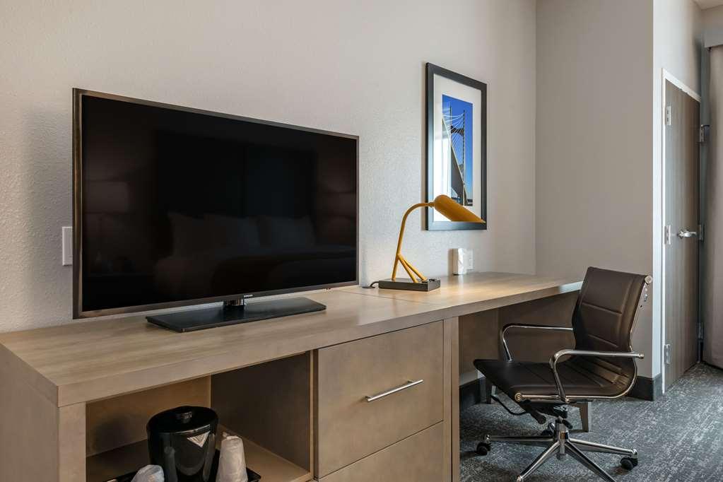 Comfort Inn & Suites Jacksonville - Orange Park Near Naval Air Station Rum bild